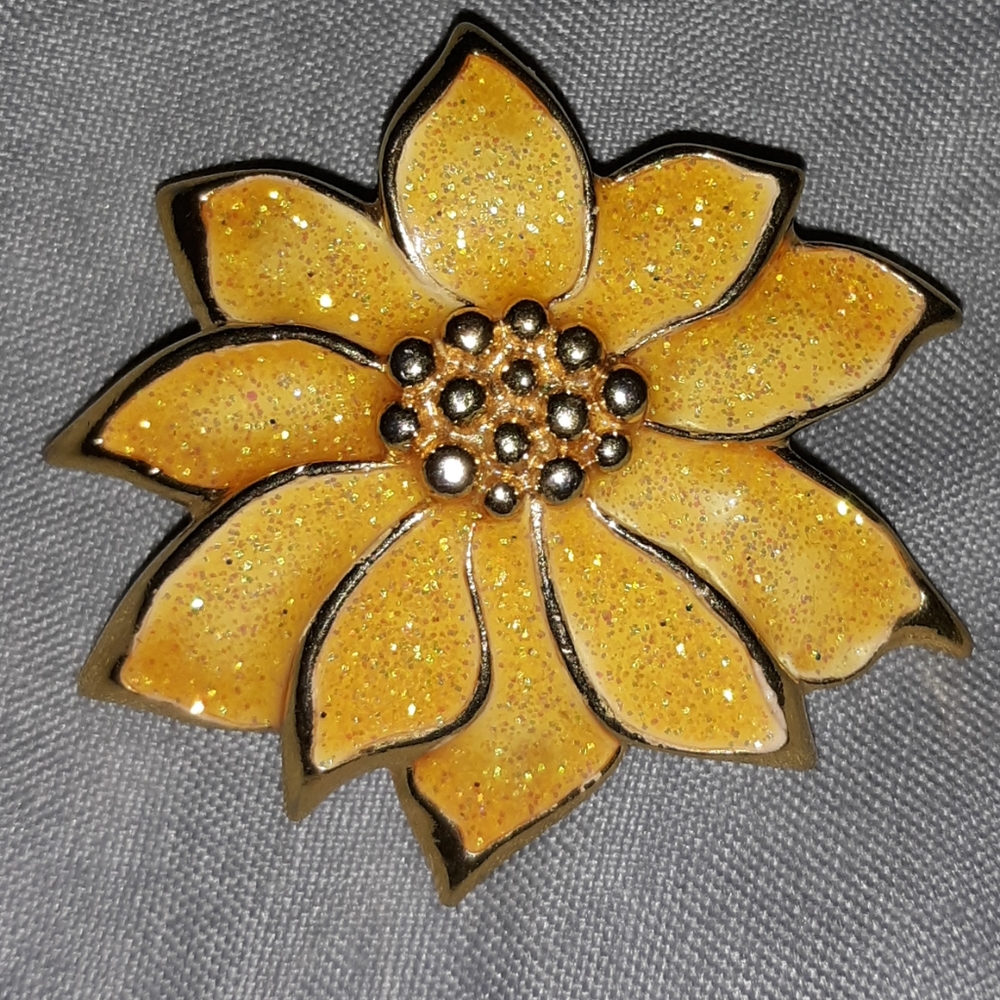 Vtg Avon Gold Enamel Pointsettia Brooch/Pendant